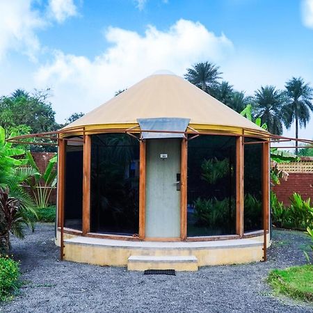 Shanti Resorts Valsad Esterno foto