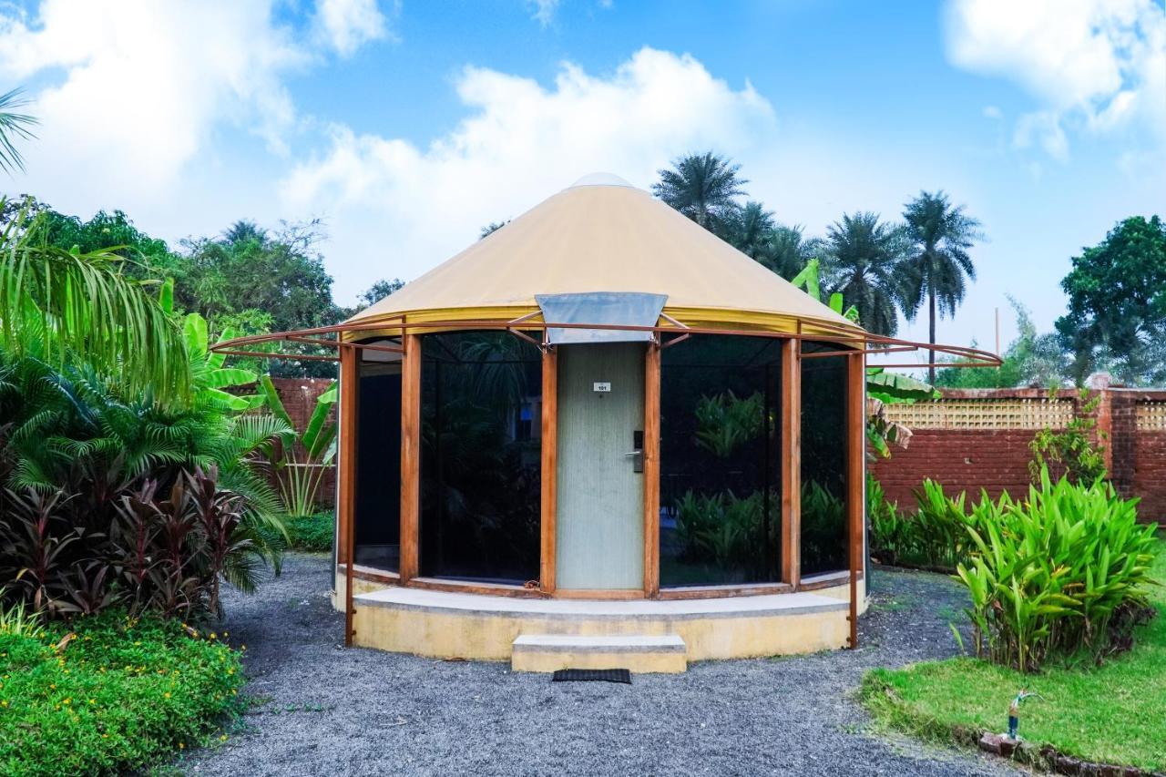 Shanti Resorts Valsad Esterno foto