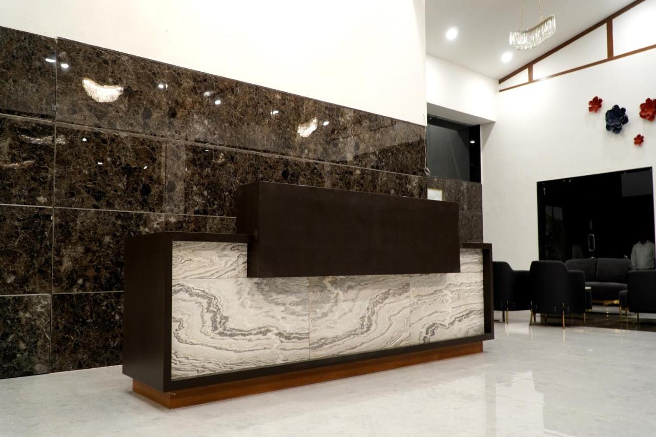 Shanti Resorts Valsad Esterno foto