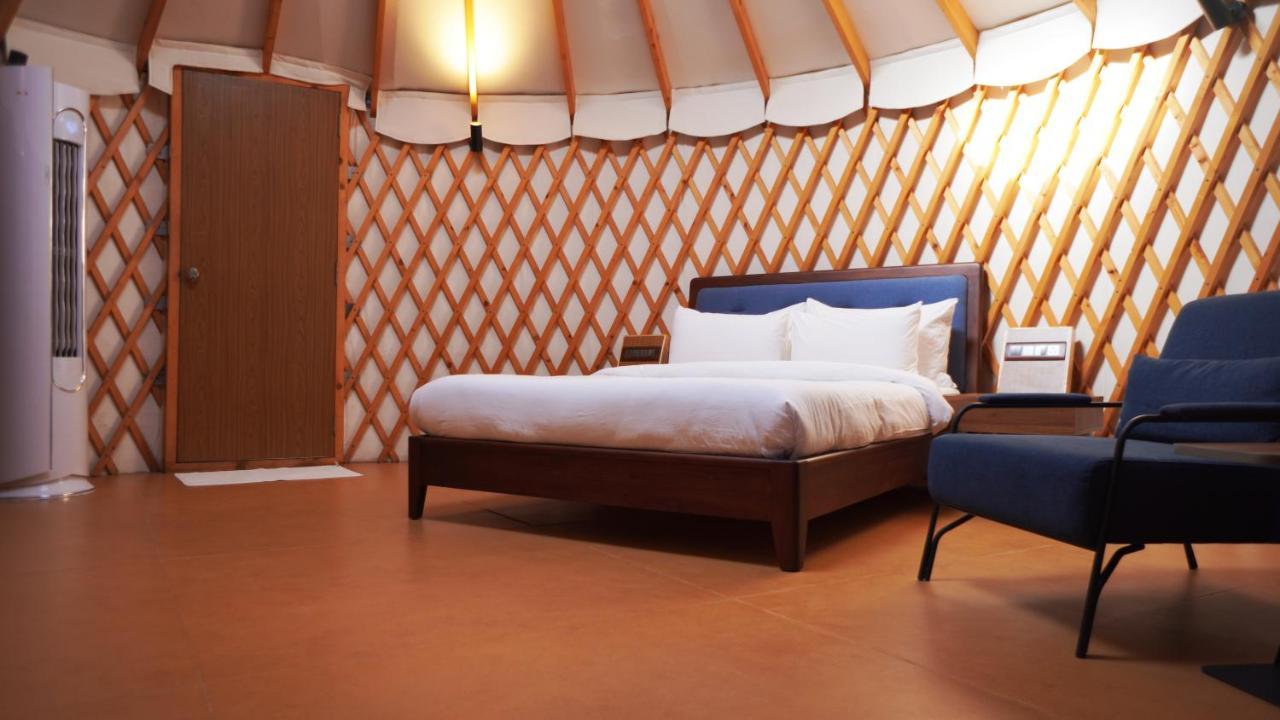 Shanti Resorts Valsad Esterno foto
