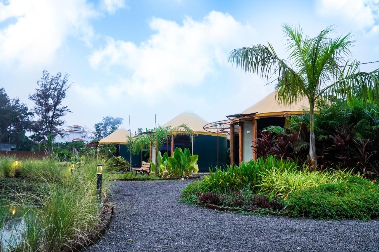 Shanti Resorts Valsad Esterno foto